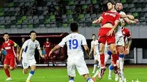 孙杨因体弱缺席，游泳队五日军训强化团队精神