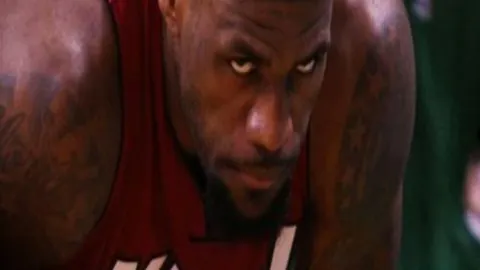 中国女足勇夺铜牌，广东球员陈巧珠贡献双响炮